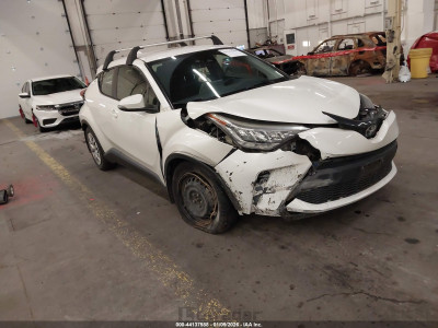 Toyota C-hr 2021 JTNKHMBX1M1095618