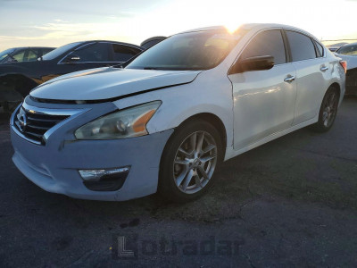 Nissan Altima 2013 1N4AL3AP1DN438727