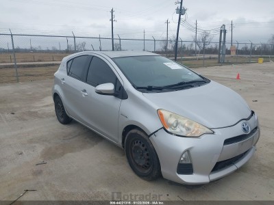 Toyota Prius c 2013 VIN JTDKDTB36D1044798