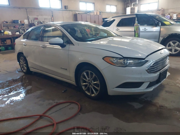Ford Fusion 2017 VIN 3FA6P0LUXHR223393