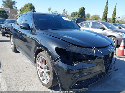 Alfa romeo Stelvio 2018 ZASFAKNNXJ7B73323