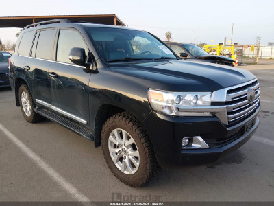 Toyota Land cruiser 2017 JTMCY7AJ8H4053104
