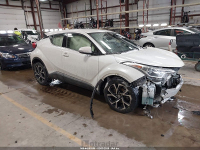 Toyota C-hr 2019 JTNKHMBX4K1025396
