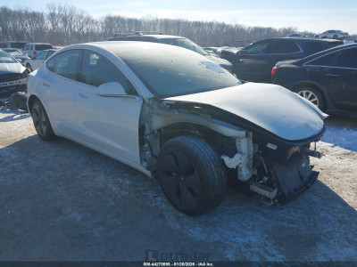 Tesla Model 3 2019 5YJ3E1EB2KF493425