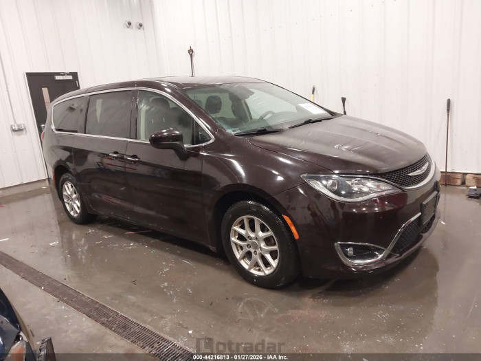 Chrysler Pacifica 2017 VIN 2C4RC1BG2HR837218