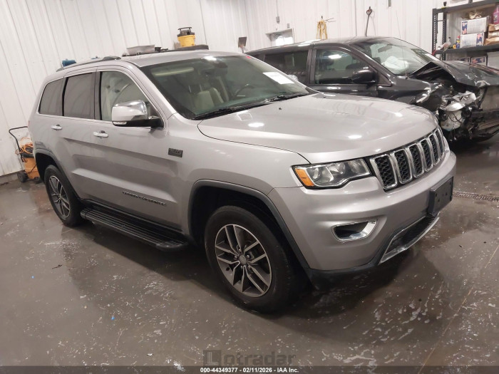 Jeep Grand cherokee 2018 VIN 1C4RJFBT6JC225196
