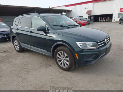 Volkswagen Tiguan 2018 3VV2B7AX2JM139652
