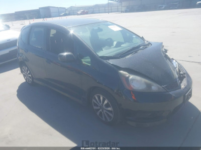 Honda Fit 2013 JHMGE8H52DC054904