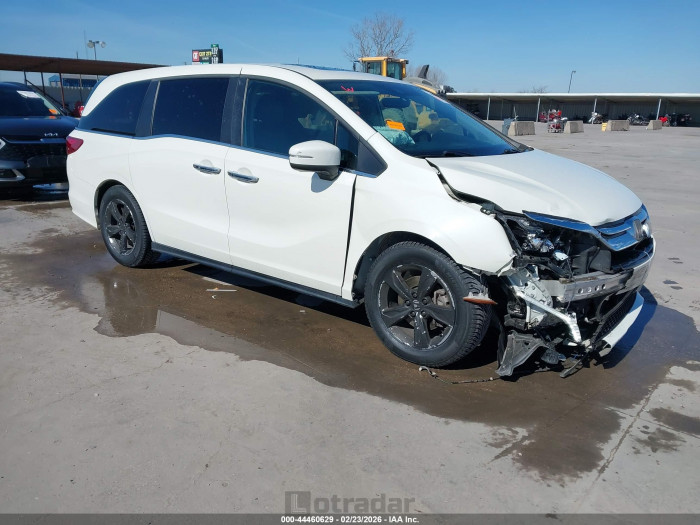 Honda Odyssey 2018 VIN 5FNRL6H72JB095442