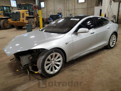 Tesla Model s 2015 5YJSA1E27FF115128