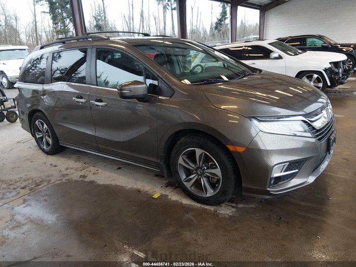 Honda Odyssey 2018 VIN 5FNRL6H85JB010540