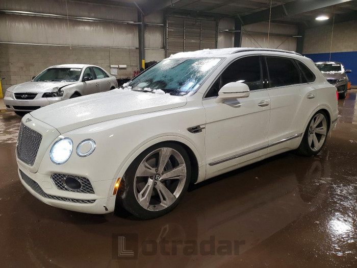 Bentley Bentayga 2018 VIN SJAAC4ZV5JC020618