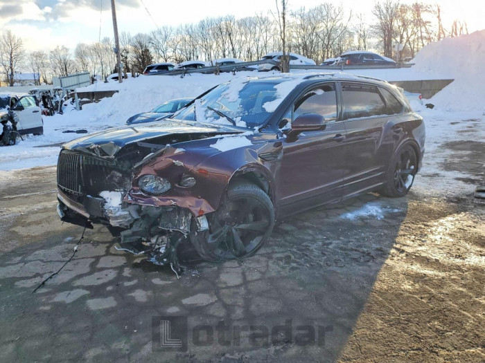 Bentley Bentayga 2023 VIN SJAHT2ZV1PC020661