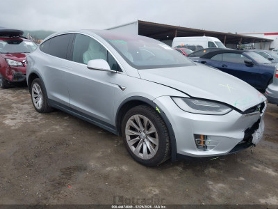 Tesla Model x 2016 5YJXCBE26GF022897