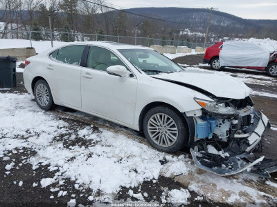 Lexus ES 2015 JTHBK1GG9F2197497