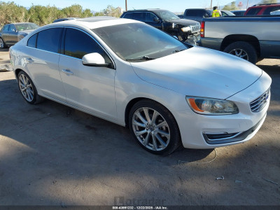 Volvo  2017 LYV402HK8HB135003