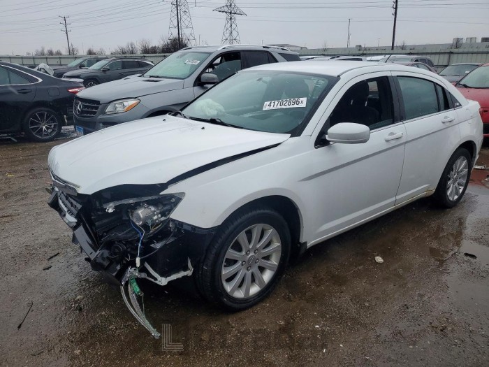 Chrysler 200 2013 VIN 1C3CCBBB4DN672901