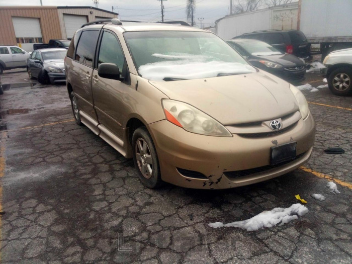 Toyota Sienna 2010 VIN 5TDKK4CC4AS329038