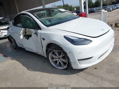 Tesla Model y 2024 7SAYGDEE0RA224457