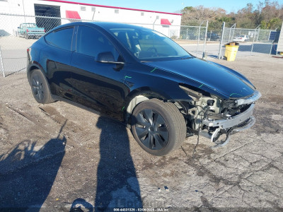 Tesla Model y 2025 7SAYGDED9SA355819