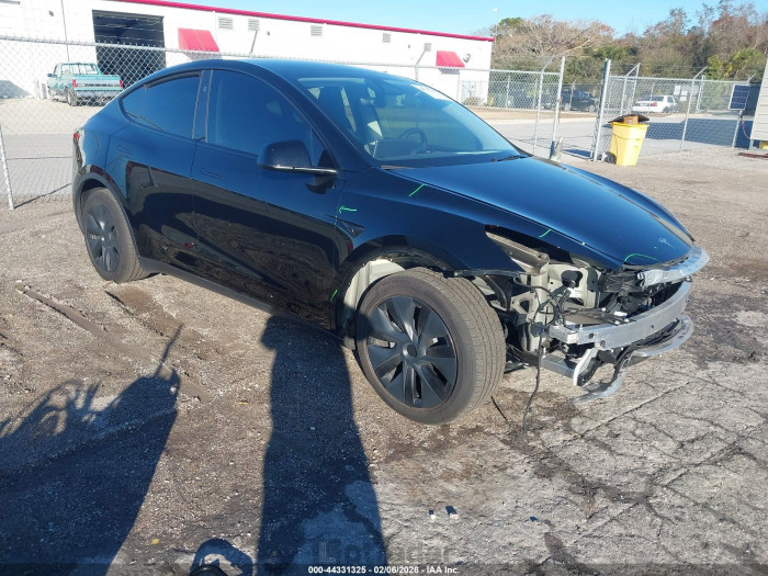 Tesla Model y 2025 VIN 7SAYGDED9SA355819