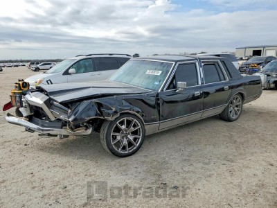 Lincoln TOWN CAR 1988 1LNBM82F7JY672343