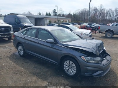 Volkswagen Jetta 2019 3VWCB7BU1KM217151