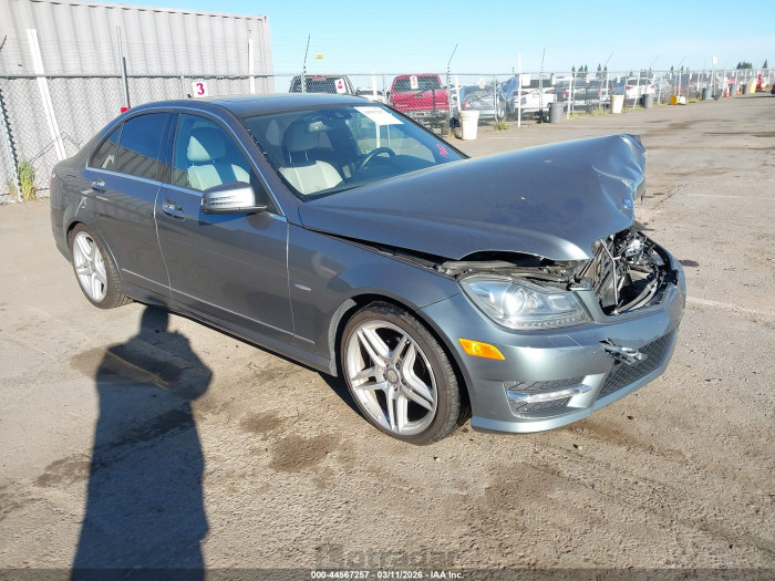 Mercedes-benz C-klasse 2012 VIN WDDGF4HB4CA613768