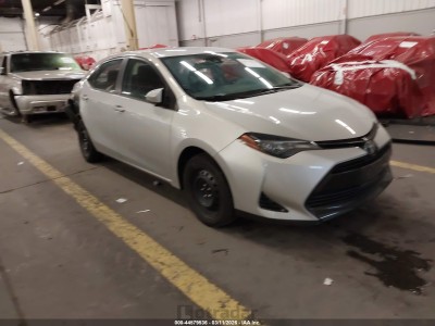 Toyota Corolla 2018 5YFBURHE3JP822591