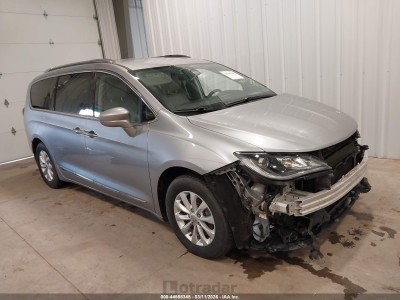 Chrysler Pacifica 2018 2C4RC1BG0JR141771