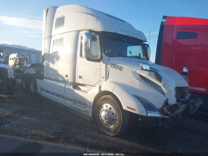Volvo  2022 VIN 4V4NC9EH3NN287624