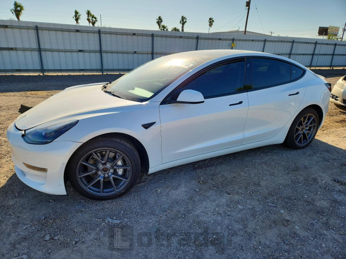 Tesla  2021 VIN 5YJ3E1EB1MF995684