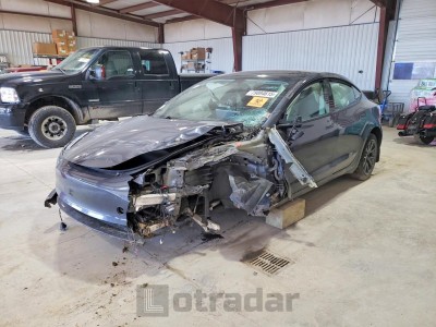 Tesla  2023 5YJ3E1EA4PF705739