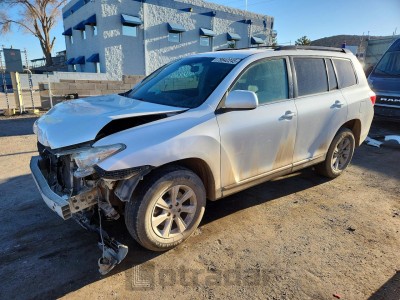 Toyota  2012 VIN 5TDBK3EH4CS140072