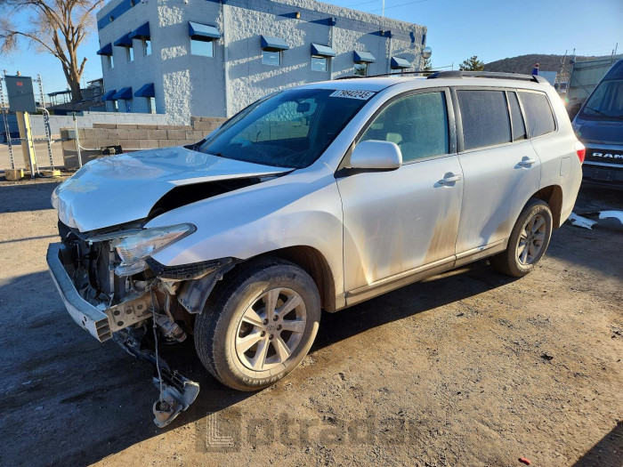Toyota  2012 VIN 5TDBK3EH4CS140072