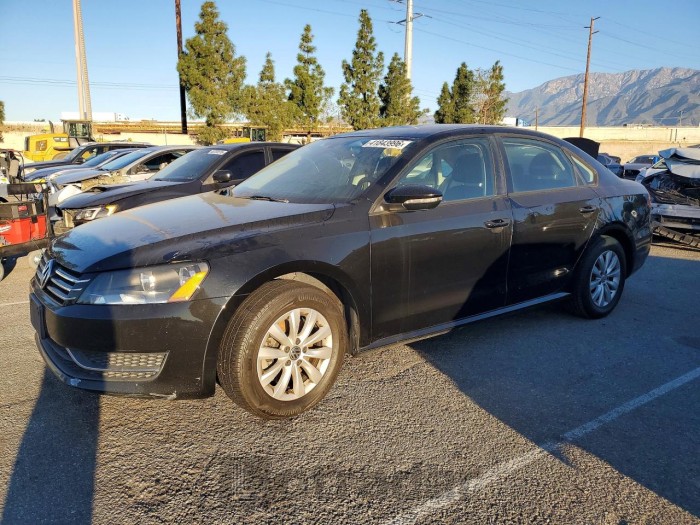 Volkswagen  2012 VIN 1VWAP7A31CC071516