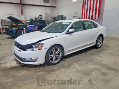 Volkswagen  2015 1VWCV7A38FC064274
