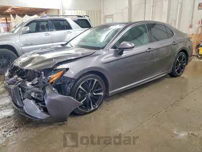 Toyota Camry 2018 4T1B61HK4JU047413