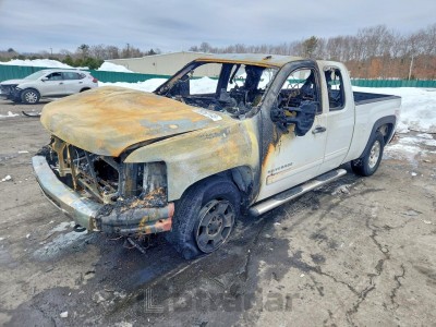 Chevrolet Silverado 2010 1GCSKSE39AZ132057