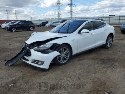 Tesla Model s 2015 5YJSA1H17FFP61644