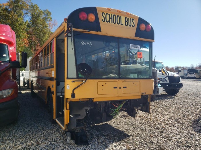 Ic corporation Re series 2015 VIN 4DRBWAAN7FB719570