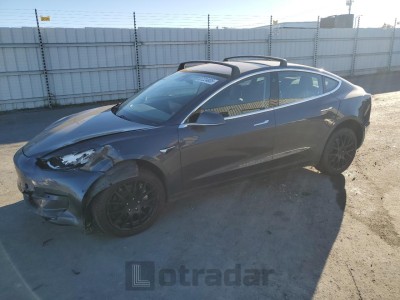 Tesla Model 3 2018 5YJ3E1EB7JF073724