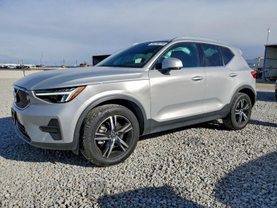 Volvo Xc40 core 2025 YV4L12UJXS2473823