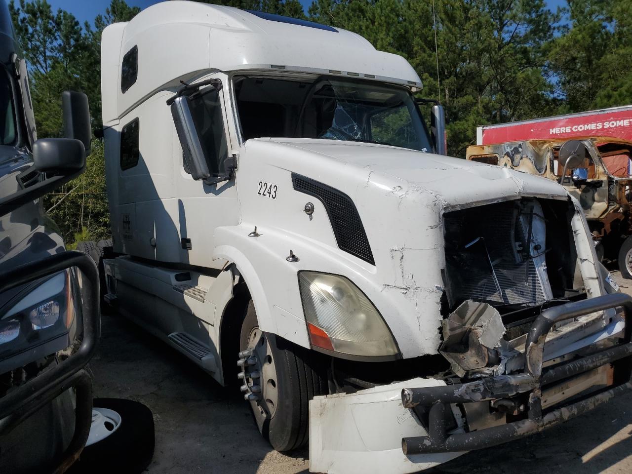 VOLVO VN 2011 4V4NC9EJ3BN299853