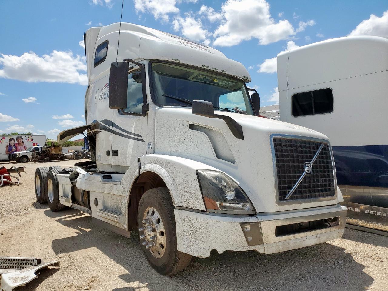 VOLVO VN 2016 4V4NC9EH3GN969163