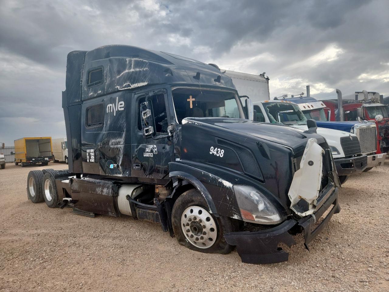 VOLVO VN 2015 4V4NC9EH7FN189438
