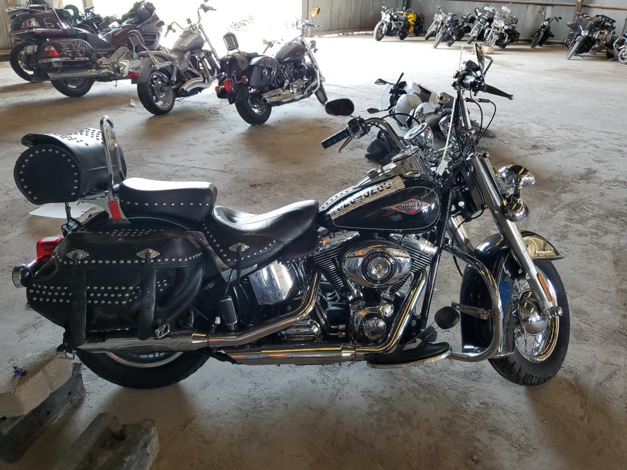 HARLEY-DAVIDSON FL 2012 1HD1BWV18CB016568