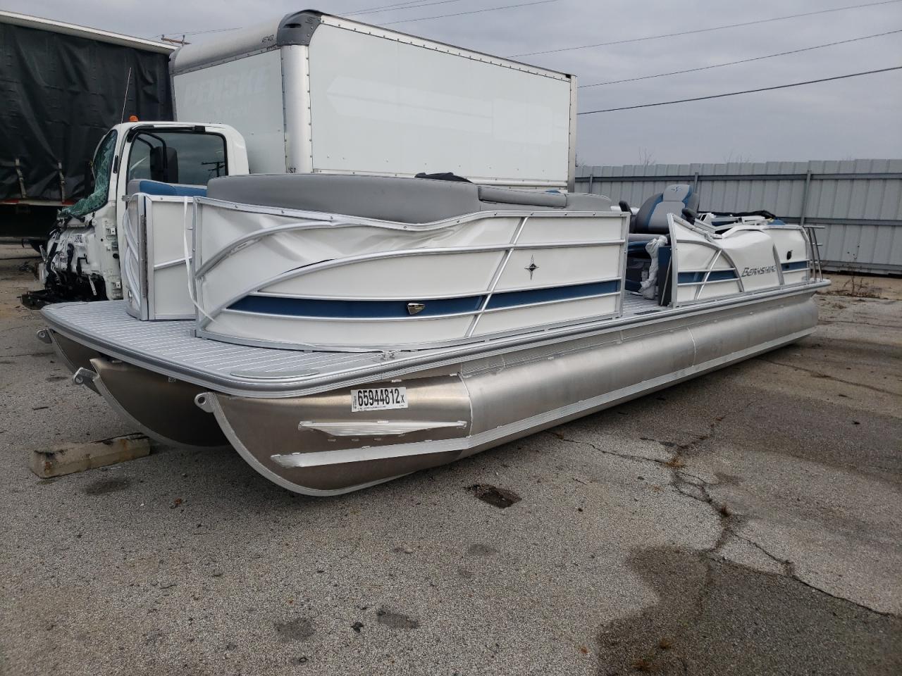 BOAT ALL MODELS 2023 VIN FRUA8266H223 photo 2