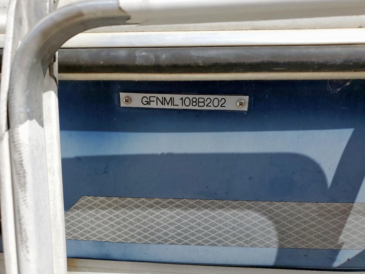 FOUR WINNS FISH AND S 2002 VIN GFNML108B202 photo 10