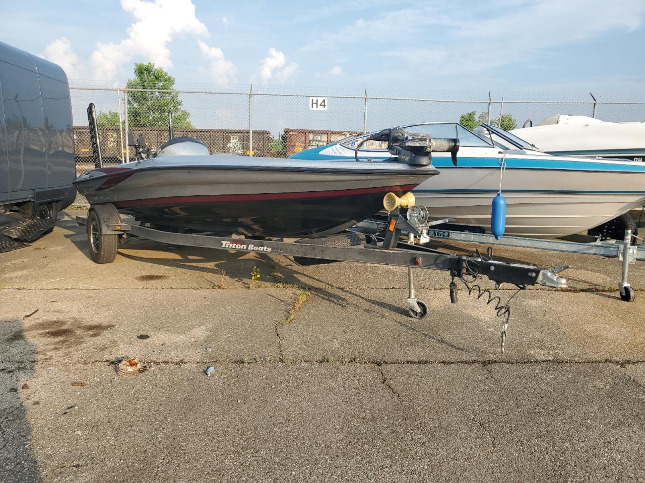 TRITON BOAT W/TRL 2013 TRT13161K213
